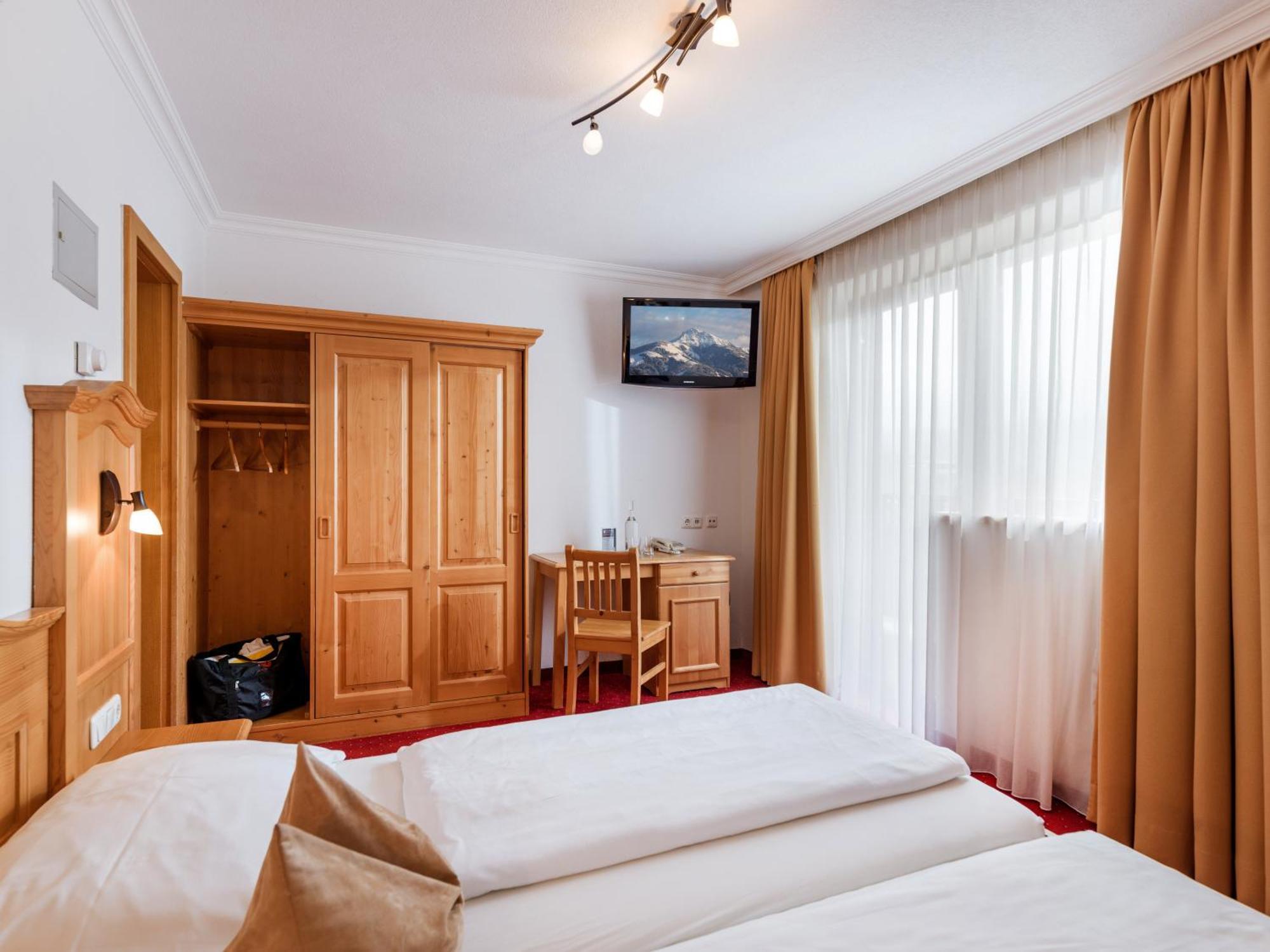 Hotel Kroneck Kirchberg in Tirol Exterior photo