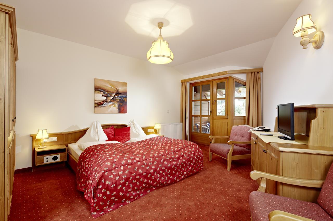 Hotel Kroneck Kirchberg in Tirol Exterior photo